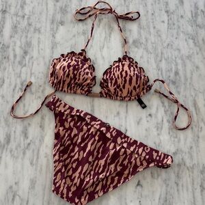 VIX Bali Ripple Bikini Set Top L, Bottom S.